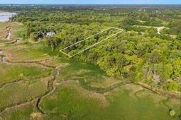 681 Grand Oak Dr. photo 4