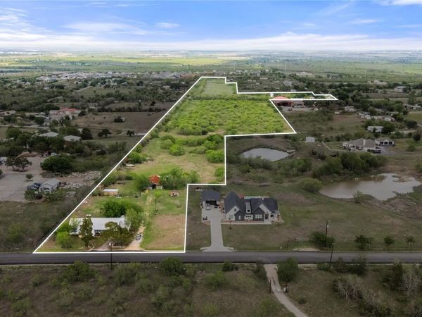 8802 Evelyn RD, Buda, TX 78610