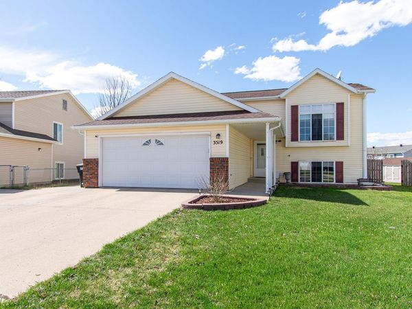 3519 30th Street S, Fargo, ND 58104