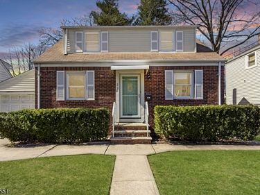 2 32Nd St, Fair Lawn, NJ 07410