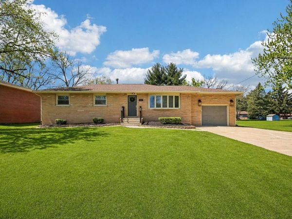 6396 Vermont Street , Merrillville, IN 46410