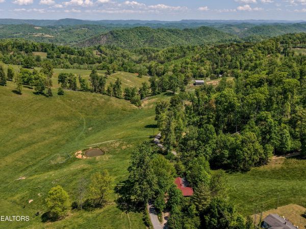 754 Beech Grove Rd, Thorn Hill, TN 37881