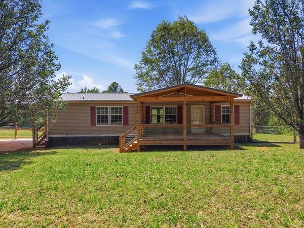 611 Farmer Rd , Quebeck, TN 38579