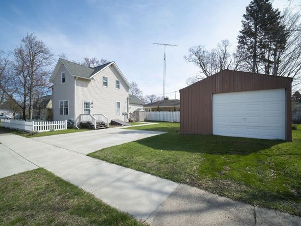 257 2nd Avenue, Manistee, MI 49660