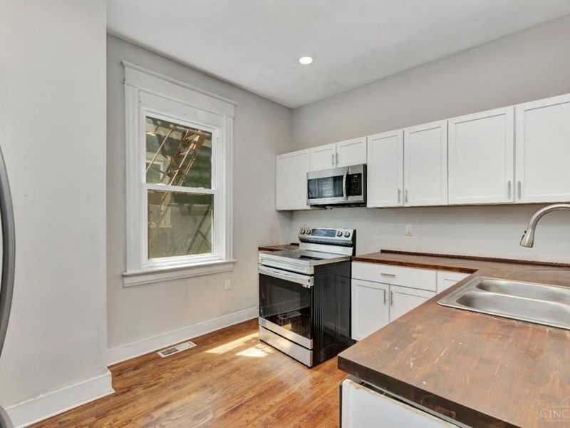 3673 Vine Street, Cincinnati, OH 45220 Photo 10