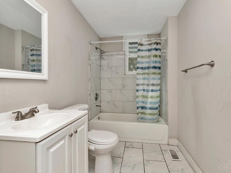 3673 Vine Street, Cincinnati, OH 45220 Photo 12