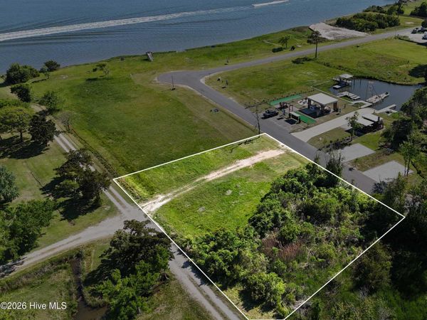 147 Bethea Street , Holly Ridge, NC 28445