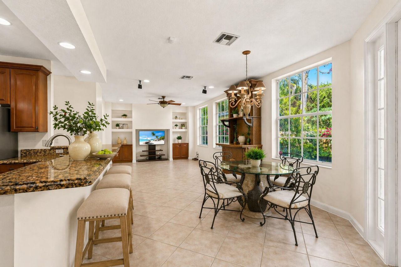 9905 Coronado Lake Drive, Boynton Beach, FL 33437 Photo