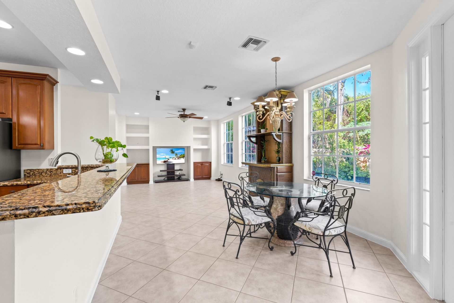 9905 Coronado Lake Drive, Boynton Beach, FL 33437 Photo