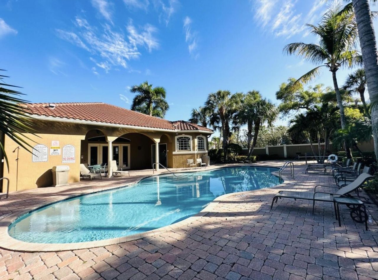 9905 Coronado Lake Drive, Boynton Beach, FL 33437 Photo