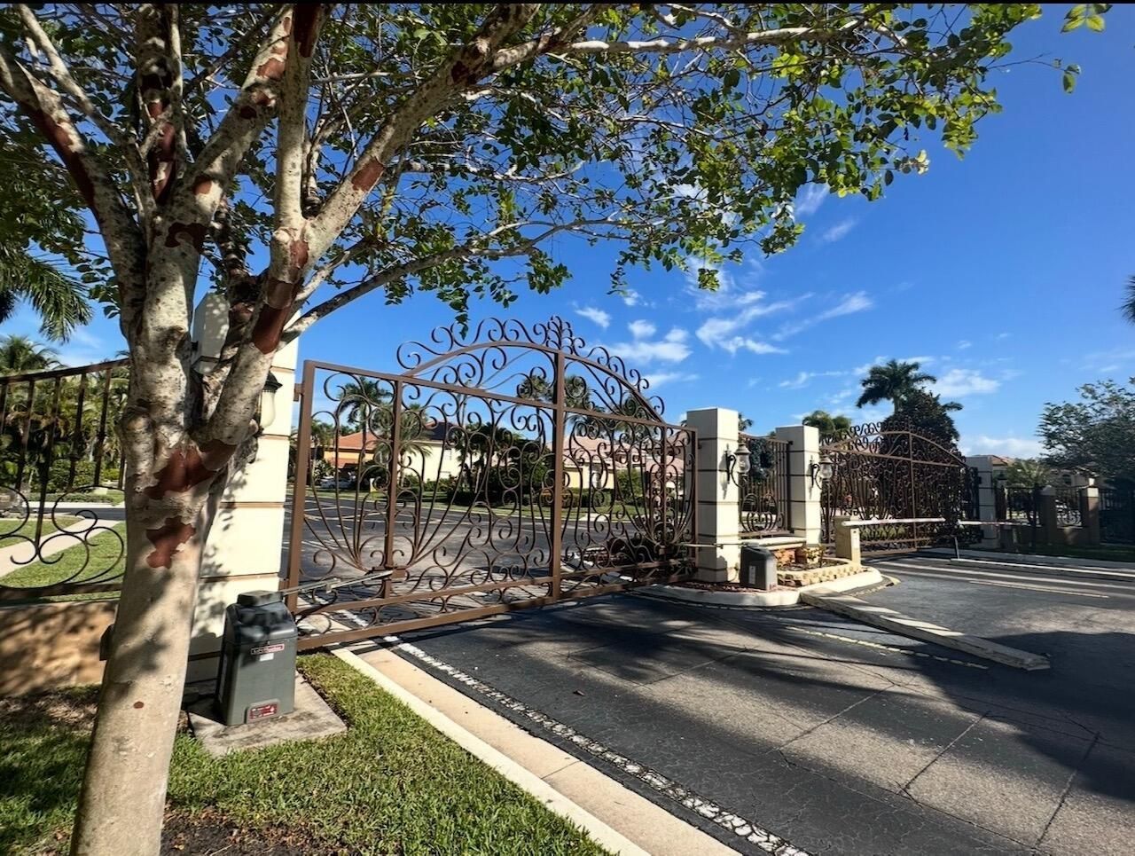 9905 Coronado Lake Drive, Boynton Beach, FL 33437 Photo