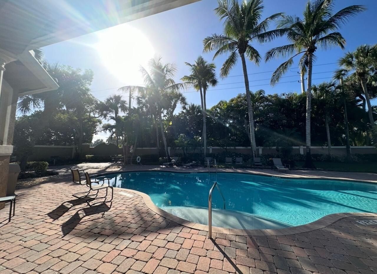 9905 Coronado Lake Drive, Boynton Beach, FL 33437 Photo