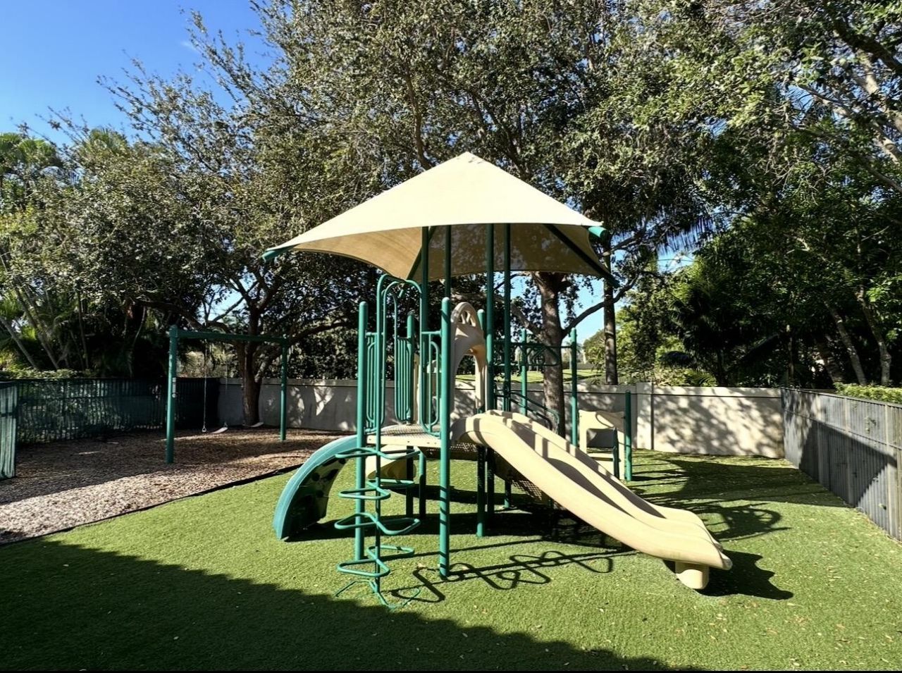 9905 Coronado Lake Drive, Boynton Beach, FL 33437 Photo