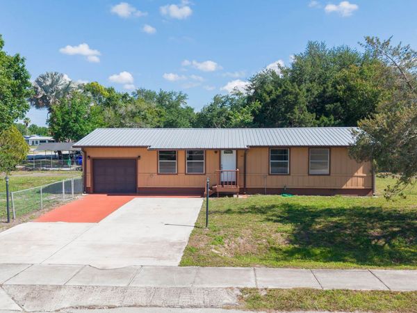 612 SW 9th Street, Okeechobee, FL 34974
