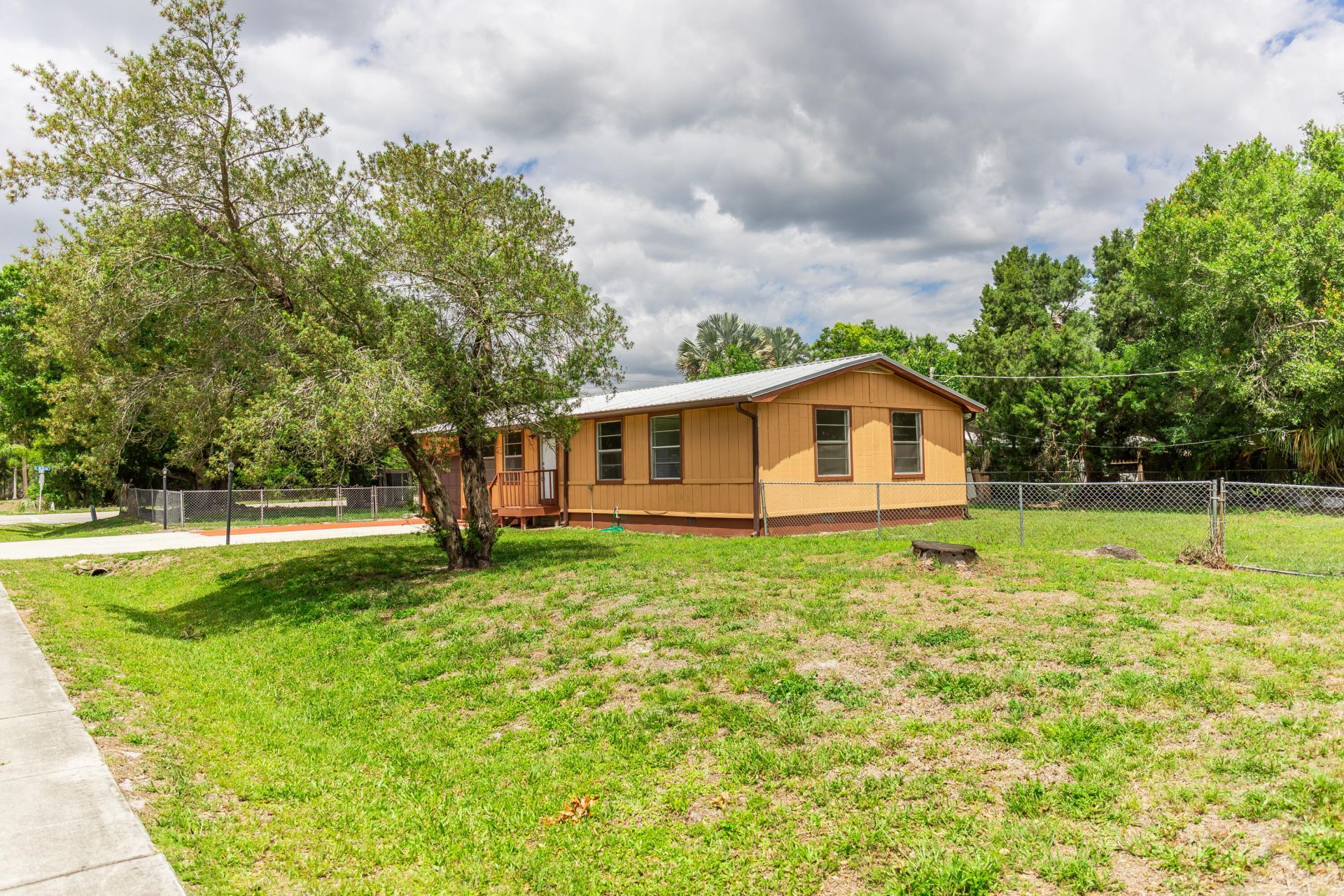 612 SW 9th Street, Okeechobee, FL 34974 Photo