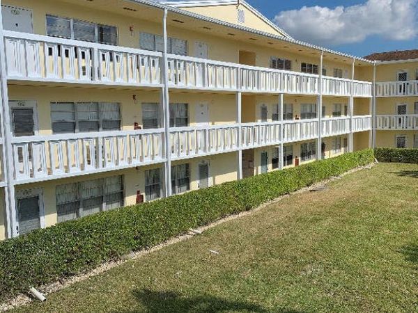 227 Dorset F, Boca Raton, FL 33434