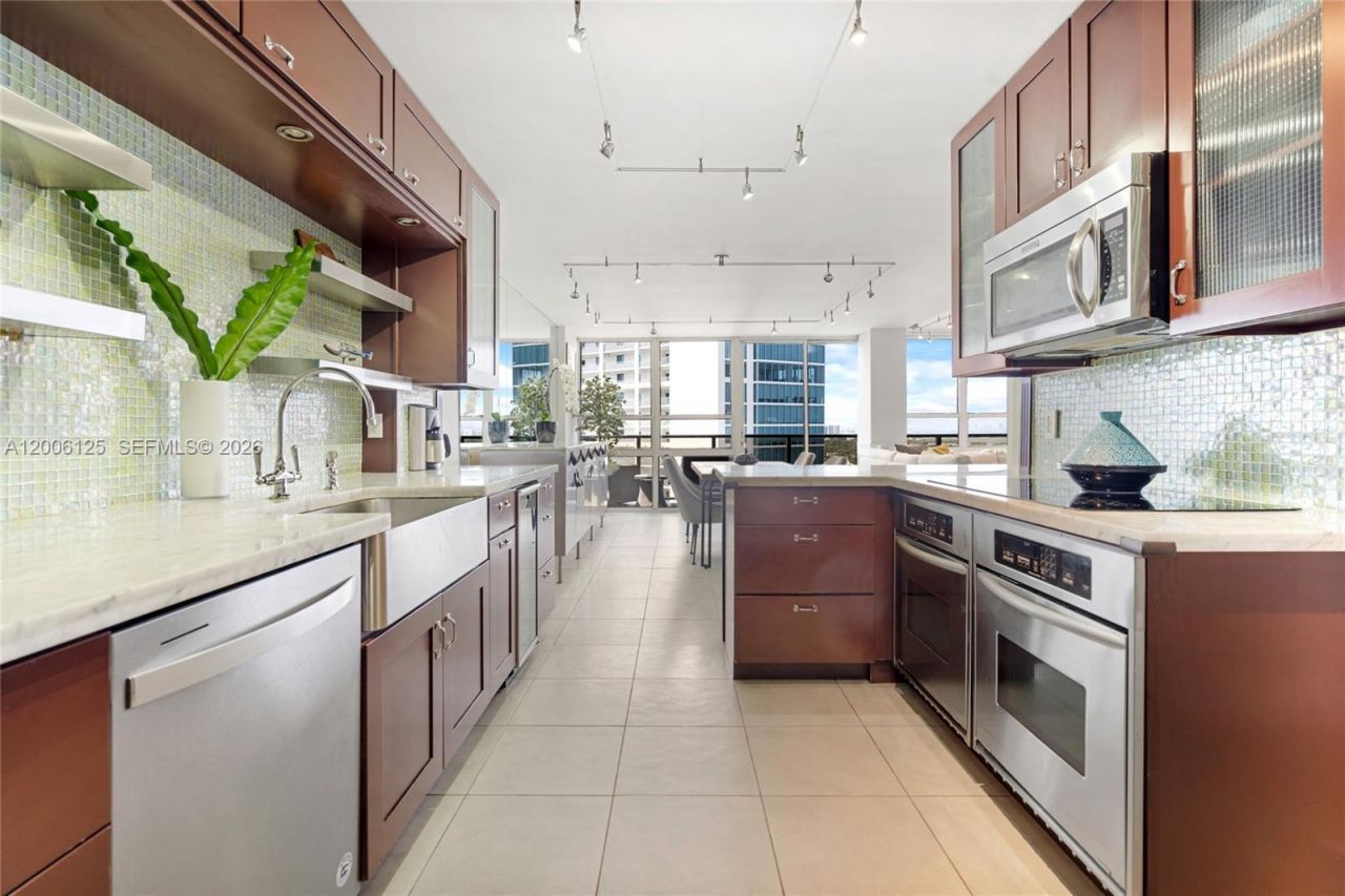 600 NE 36th St , Unit PH2, Miami, FL 33137 Photo