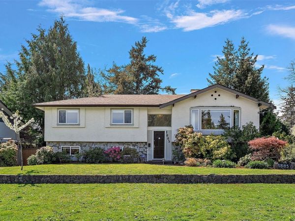 1885 Skylark Pl , Saanich, BC V8N 2X2
