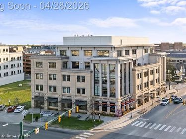34977 Woodward Avenue, Birmingham, MI 48009