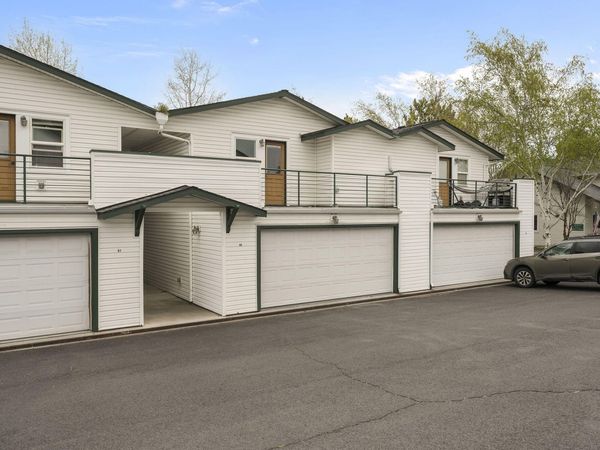438 NW 19th Street, UNIT 60, Redmond, OR 97756