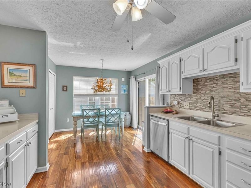 30331 Sugar Sand Lane, North Olmsted, OH 44070 Photo 12