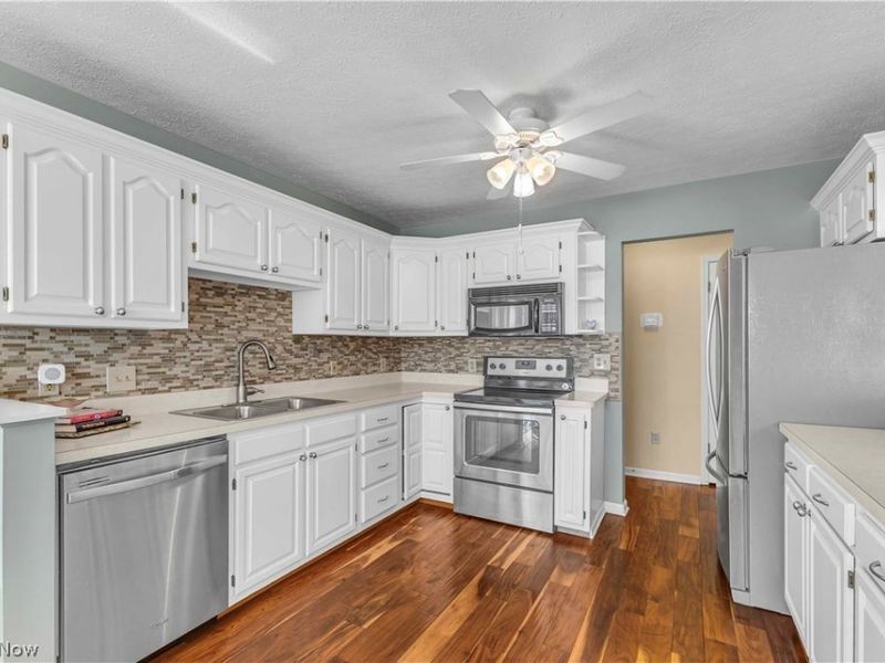 30331 Sugar Sand Lane, North Olmsted, OH 44070 Photo 9