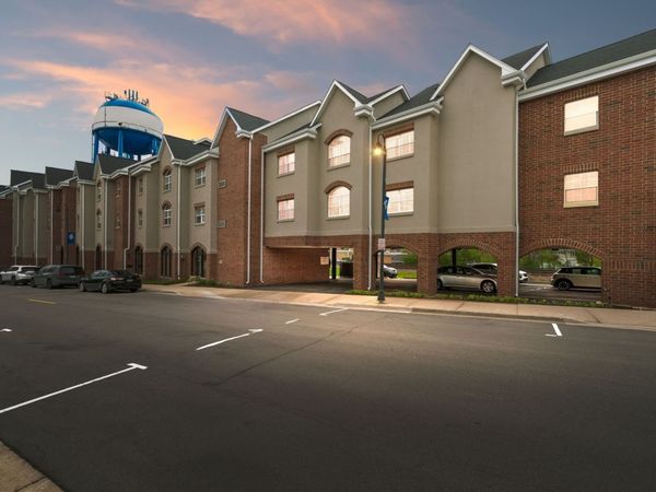 245 Burlington Avenue , Unit 311, Clarendon Hills, IL 60514