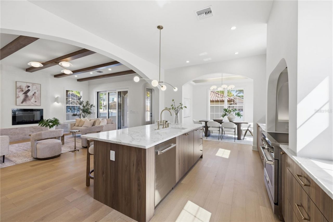 221 43rd Avenue N, Saint Petersburg, FL 33703 Photo