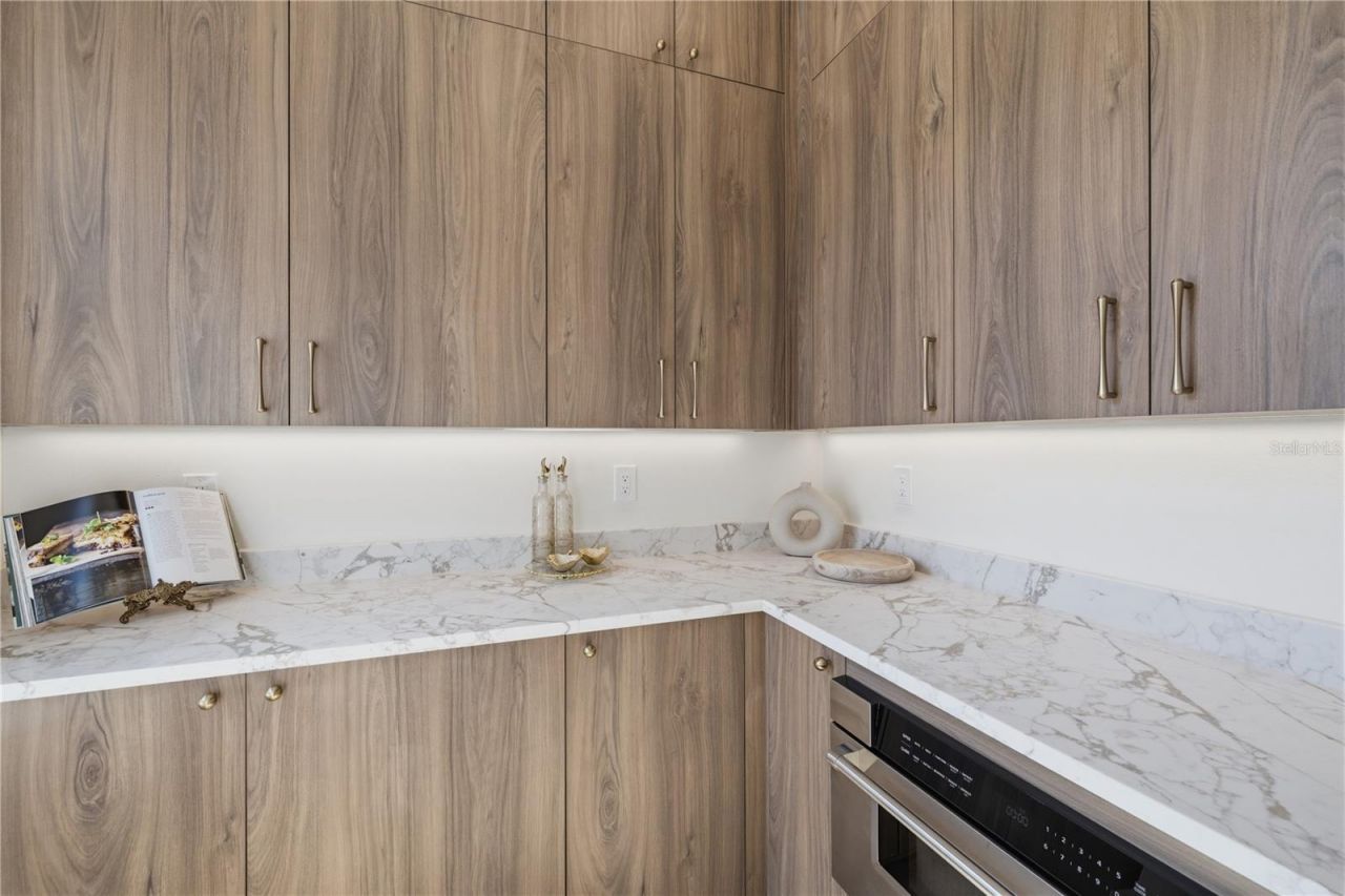 221 43rd Avenue N, Saint Petersburg, FL 33703 Photo
