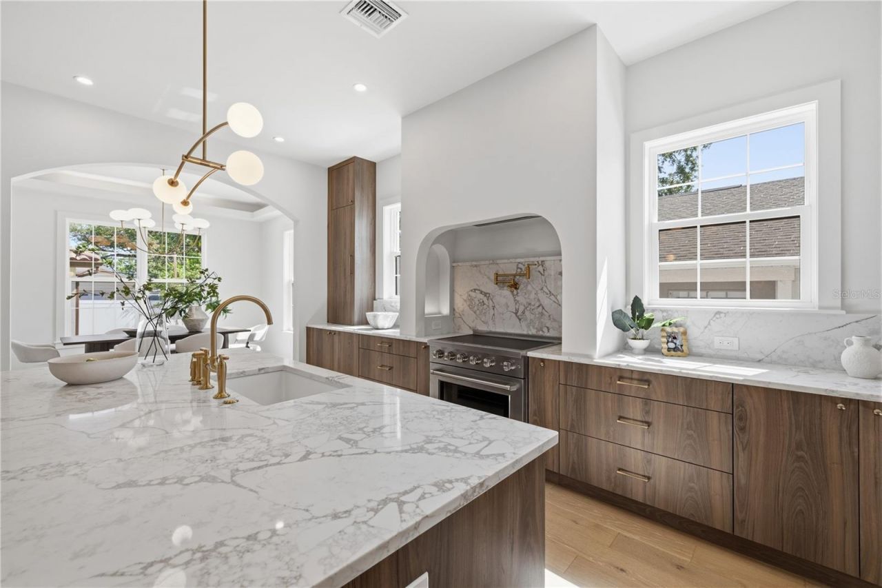 221 43rd Avenue N, Saint Petersburg, FL 33703 Photo