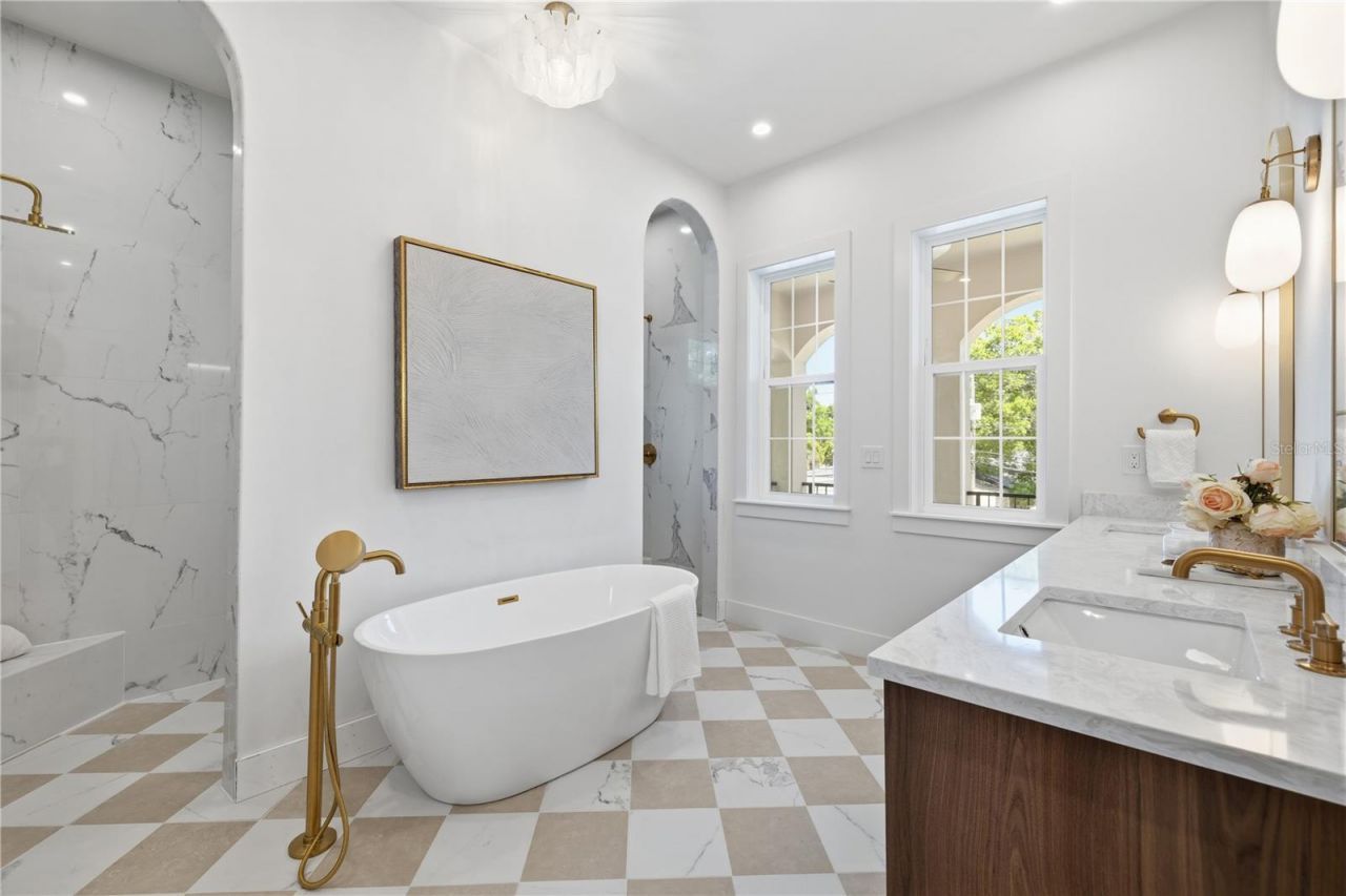 221 43rd Avenue N, Saint Petersburg, FL 33703 Photo