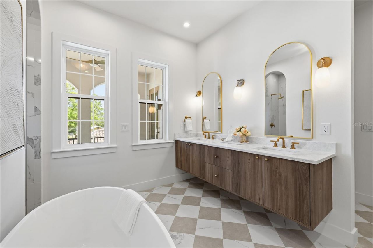221 43rd Avenue N, Saint Petersburg, FL 33703 Photo