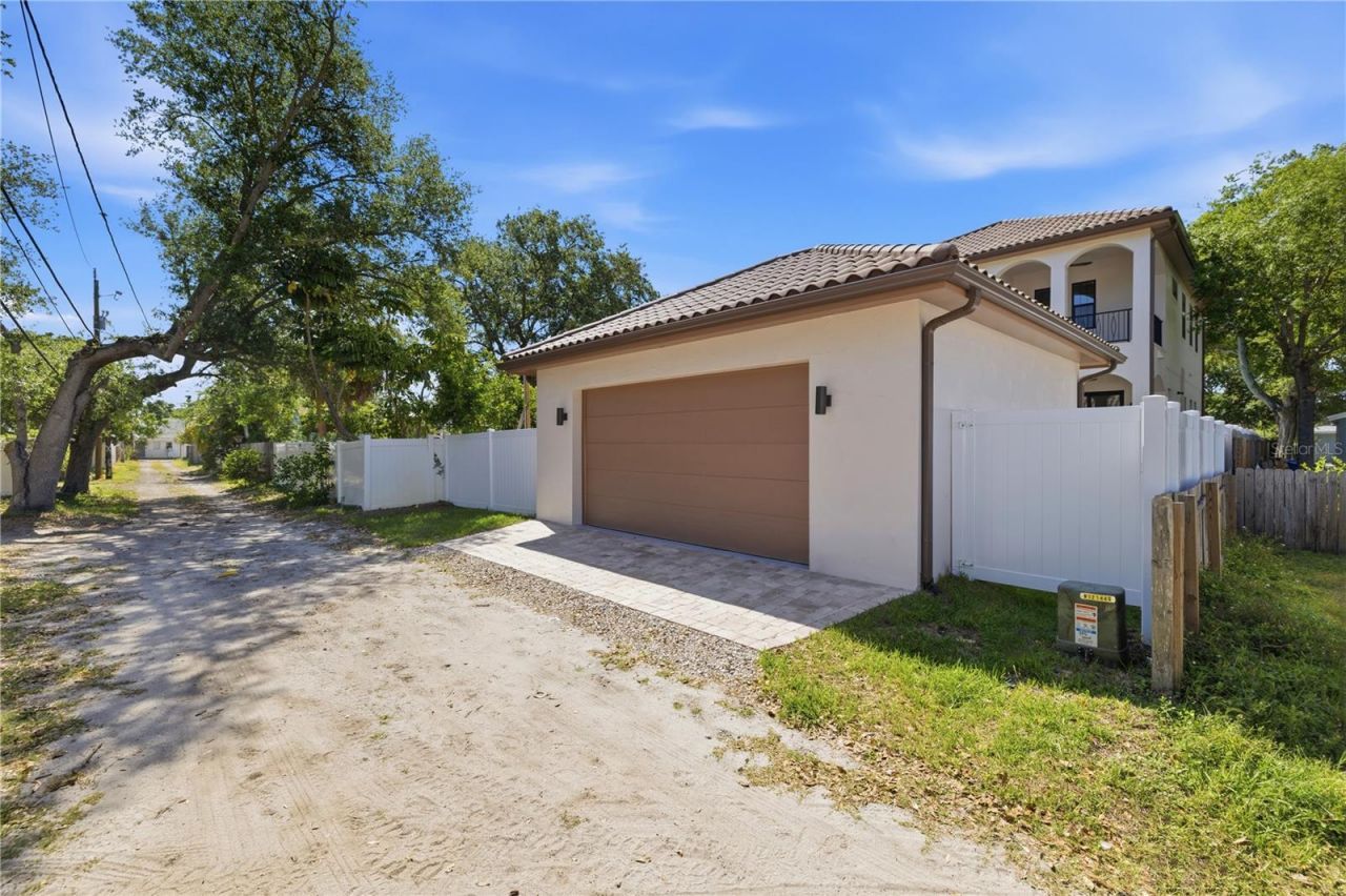 221 43rd Avenue N, Saint Petersburg, FL 33703 Photo
