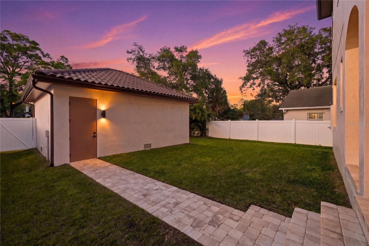 221 43rd Avenue N, Saint Petersburg, FL 33703 Photo