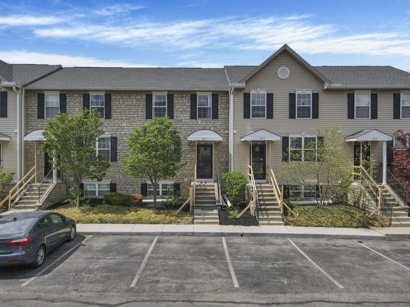 271 Oxford Oak Drive, Blacklick, OH 43004 Photo 1