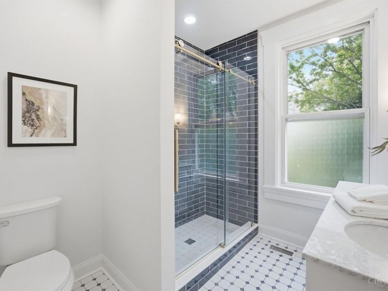 136 Dorchester Avenue, Cincinnati, OH 45219 Photo 17