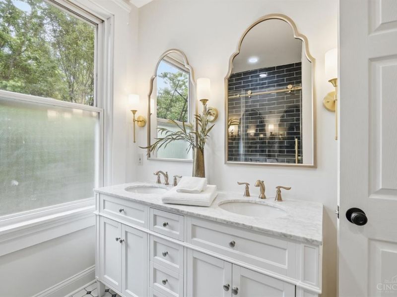 136 Dorchester Avenue, Cincinnati, OH 45219 Photo 18