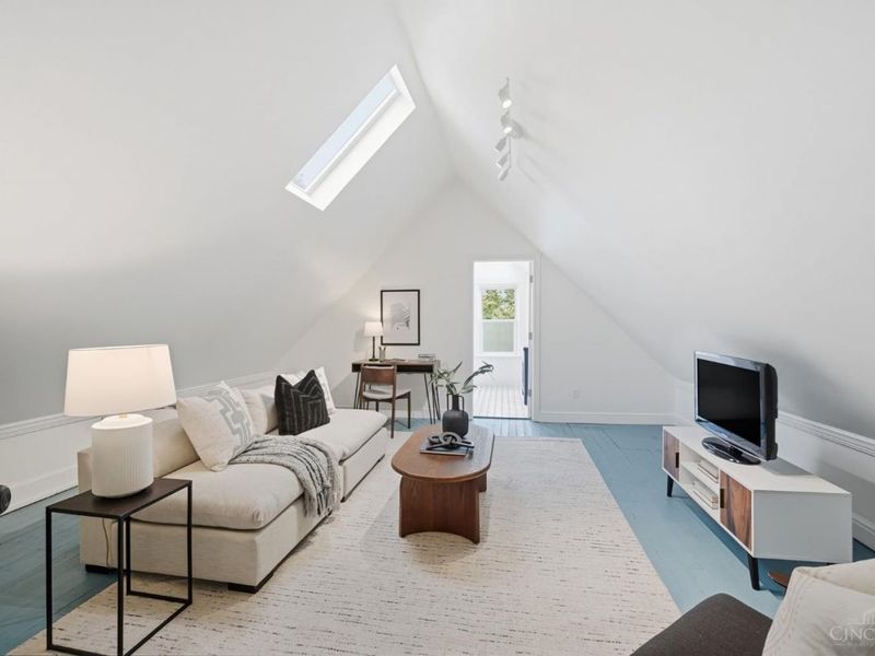 136 Dorchester Avenue, Cincinnati, OH 45219 Photo 19