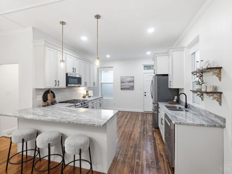 136 Dorchester Avenue, Cincinnati, OH 45219 Photo 9