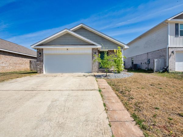 6480 Churchill Circle, Milton, FL 32583