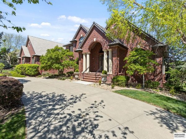 13804 Cuming Street , Omaha, NE 68154