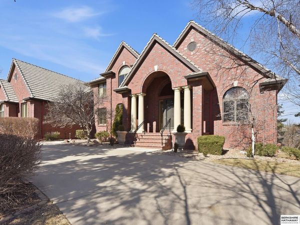 13804 Cuming Street , Omaha, NE 68154