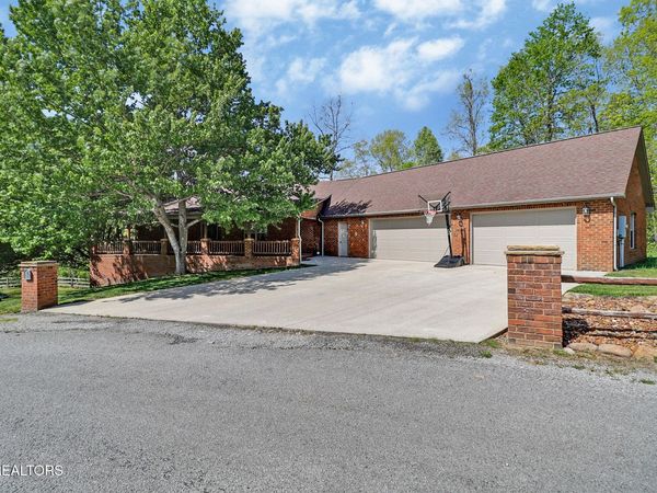169 Catoosa Canyon Drive , Crossville, TN 38571