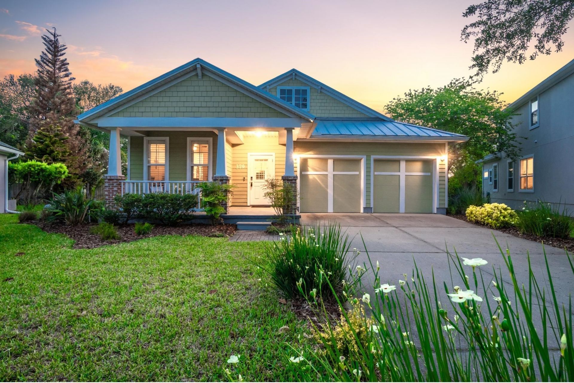 379 High Tide Dr, Saint Augustine, FL 32080 Main Photo