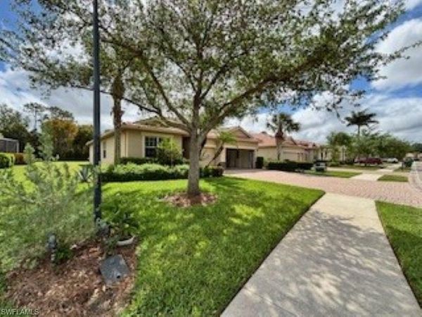 8128 Piedmont DR, NAPLES, FL 34104