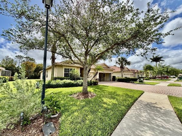 8128 Piedmont DR, NAPLES, FL 34104