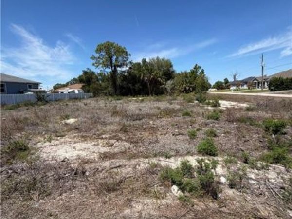 2415 Conway AVE N, LEHIGH ACRES, FL 33971