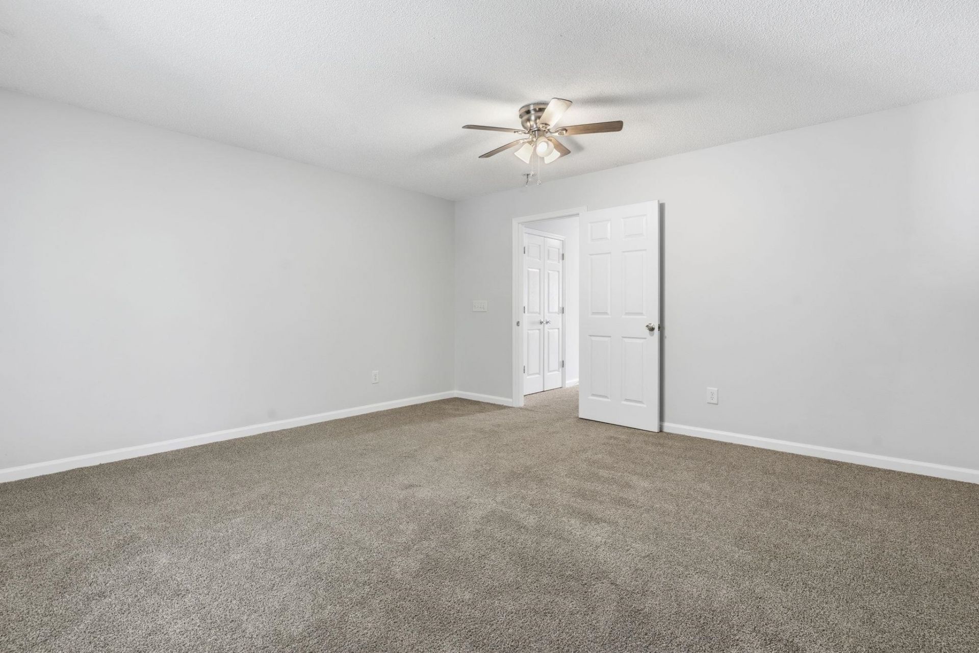 152 Clovis Circle  Photo 23