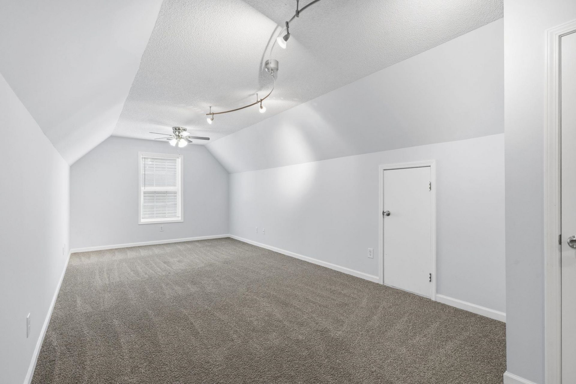 152 Clovis Circle  Photo 24