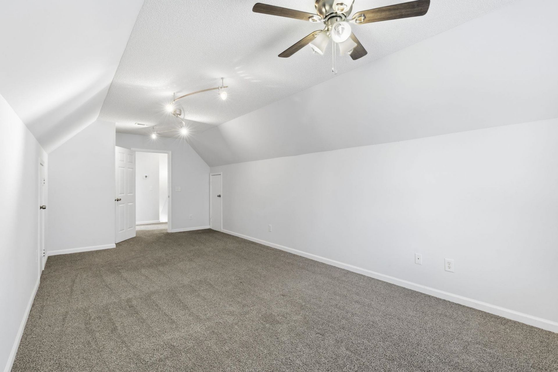 152 Clovis Circle  Photo 25
